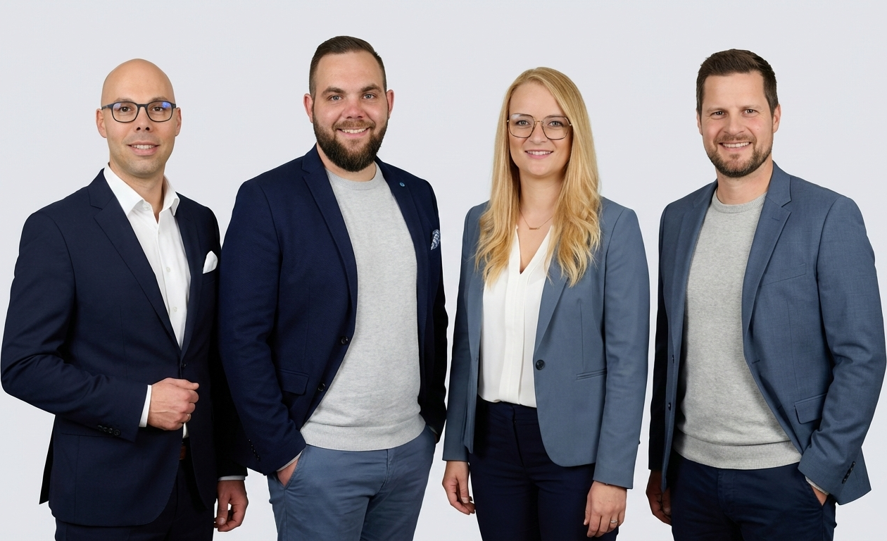 Das komplette vierköpfige Team von IT-Talentz (Marc Hempel, Saskia Zintl, Florian Zintl und Felix Weigl) für erfolgreiches IT-Recruiting in Bayern.